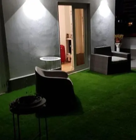 شقة Attic Apartment-private Parking